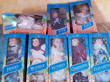 Collezione completa bambole in porcellana Conad 