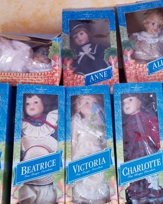 Collezione completa bambole in porcellana Conad 