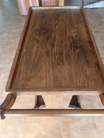 vassoio in legno con porta bevande