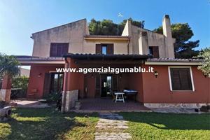 Villa 300 mq con giardino privato