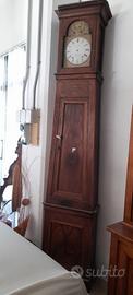 Orologio a colonna della seconda meta'700 in noce