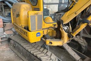 Escavatore pc27R-8 KOMATSU MINIPALA JCB 150