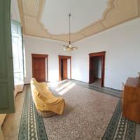 Orotelli, ampia e luminosa villa liberty