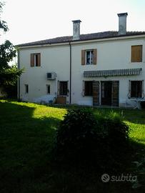 Stanza in grande casa di campagna