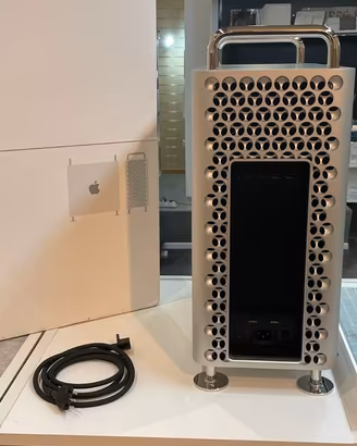 MAC PRO 2019 32GB/256GB +TASTIERA MOUSE E GARANZIA