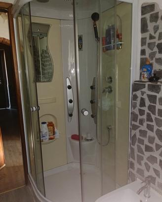 box doccia con idromassaggio 