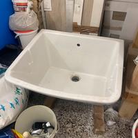 Lavatoio in ceramica
