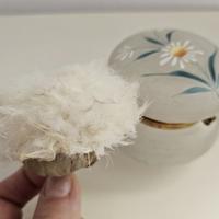 PORTACIPRIA DIPINTO A MANO CON PIUMINO ANTICO