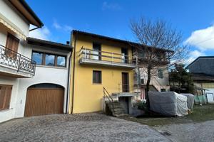 CASA IN LINEA BICAMERE CON GARAGE DOPPIO - DA U...
