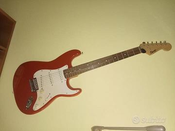 Squier Bullet Strat Torino Red NUOVA