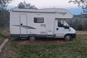 camper mansardato 6 posti viaggio e letto
