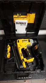sparachiodi dewalt