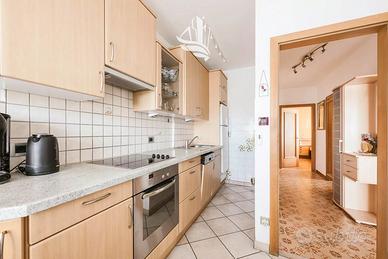 Trilocale con balcone e garage a Marlengo