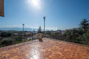 Villa a Messina Via Sperone Alto 5 locali