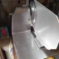 Affettatrice professionale in acciaio inox 18/10