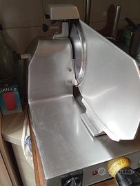 Affettatrice professionale in acciaio inox 18/10