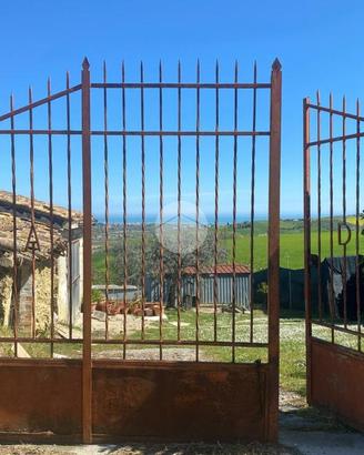 RUSTICO A ROSETO DEGLI ABRUZZI