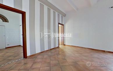 TRILOCALE CON SOLAIO IN ZONA CENTRALE!!!