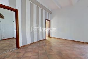 TRILOCALE CON SOLAIO IN ZONA CENTRALE!!!