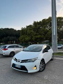 Toyota Aurys 2013 1.4 disel