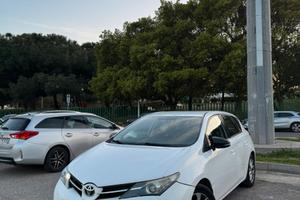 Toyota Aurys 2013 1.4 disel