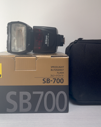 Nikon Speedlight SB-700 – Flash TTL con scatola or