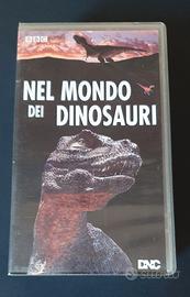 VHS "Nel Mondo Dei Dinosauri"