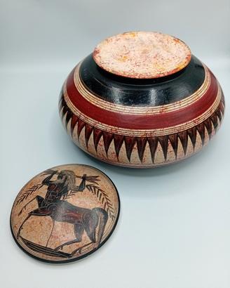 pyxis greca