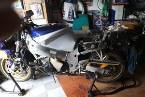Suzuki GSXR 600 SRAD (2000) - Corona-Alstare