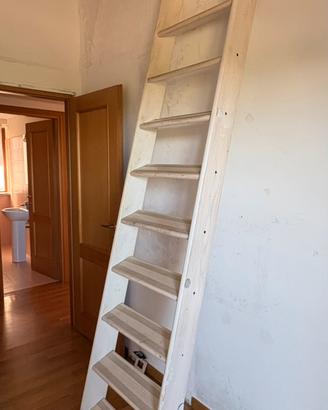 Scala in legno