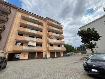 4 LOCALI A REGGIO DI CALABRIA