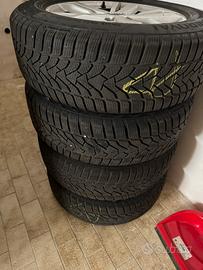 4  Cerchi con gomme invernali?