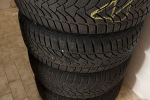 4  Cerchi con gomme invernali?