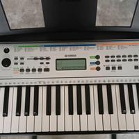 Tastiera portatile YPT-255 Yamaha con supporto