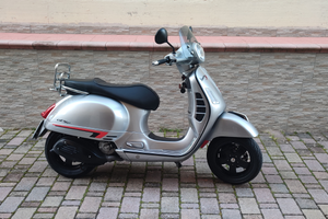 Vespa gts250i.e