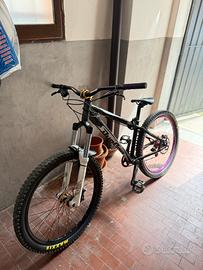 A pezzi