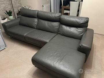 Divano in pelle con penisola