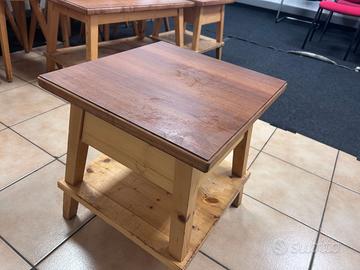 Tavolini in legno con ripiano – 2 pezzi disponibil