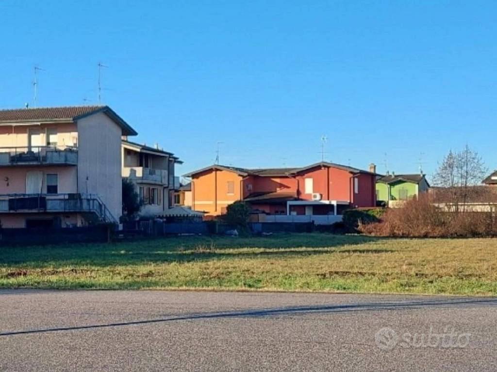 Immobile in asta di 1488 m² a Milzano - Altro