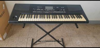Tastiera Korg PA 300