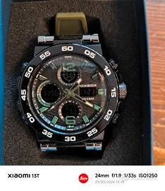 orologio al quarzo nuovo