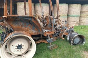 trattore new holland 5060 bruciato