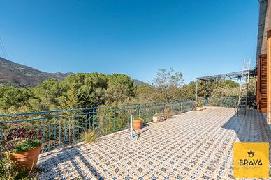 Villa unifamiliare panoramica con terreno a Cefalù