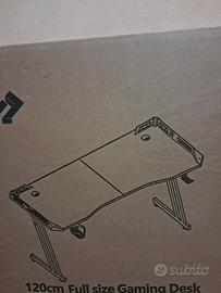 Scrivania gaming con luci  led