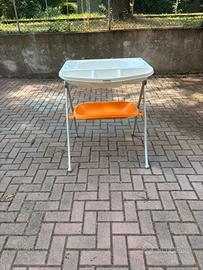 Vaschetta da bagno pieghevole per bambini.
