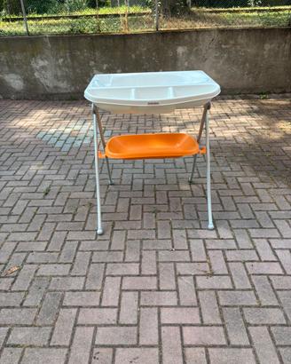 Vaschetta da bagno pieghevole per bambini.