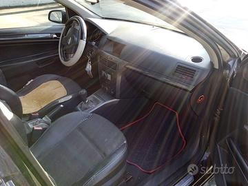 OPEL Astra - 2005