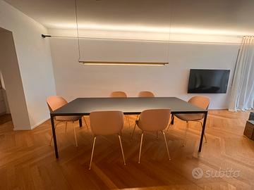 Tavolo Flat di Rimadesio  sedie Gubi