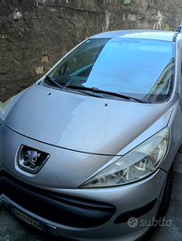 Peugeot 207 1.4 benzina