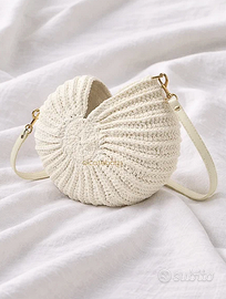 Borsa Intrecciata a Conchiglia – Mini Bag Elegante